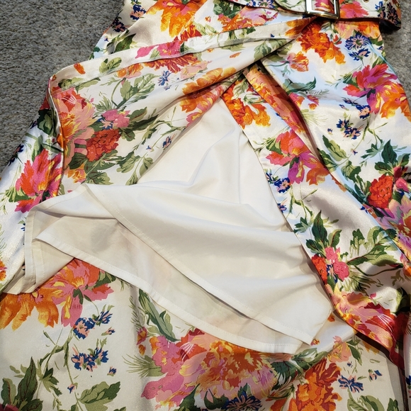 Floral dress - Picture 5 of 7